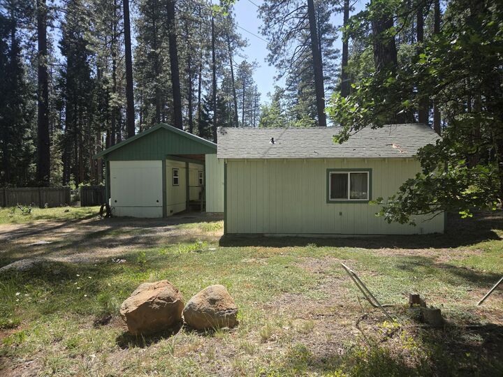 Property Photo:  