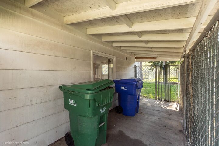 Property Photo:  817 W Falcon Ave  WA 99218 