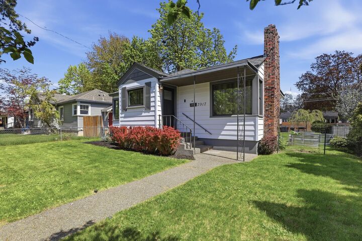 Property Photo:  3917 S Grand Blvd  WA 99203 