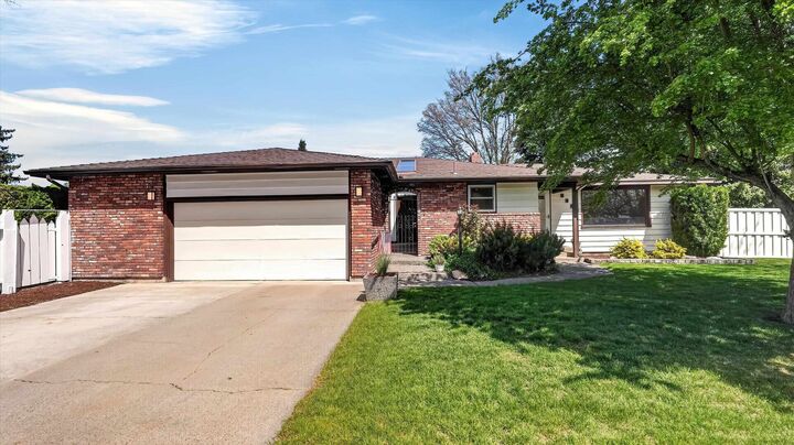 Property Photo:  8007 E Shannon Ave  WA 99212 
