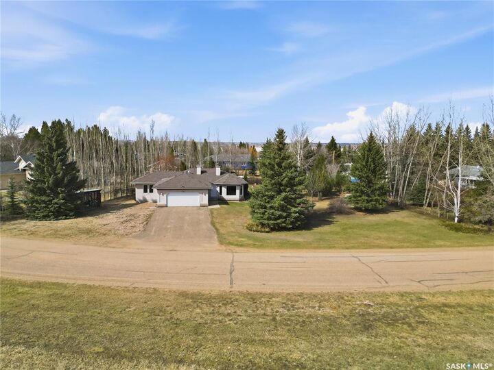 Property Photo:  8 Chemin Bellevue Road  SK S0M 0E0 