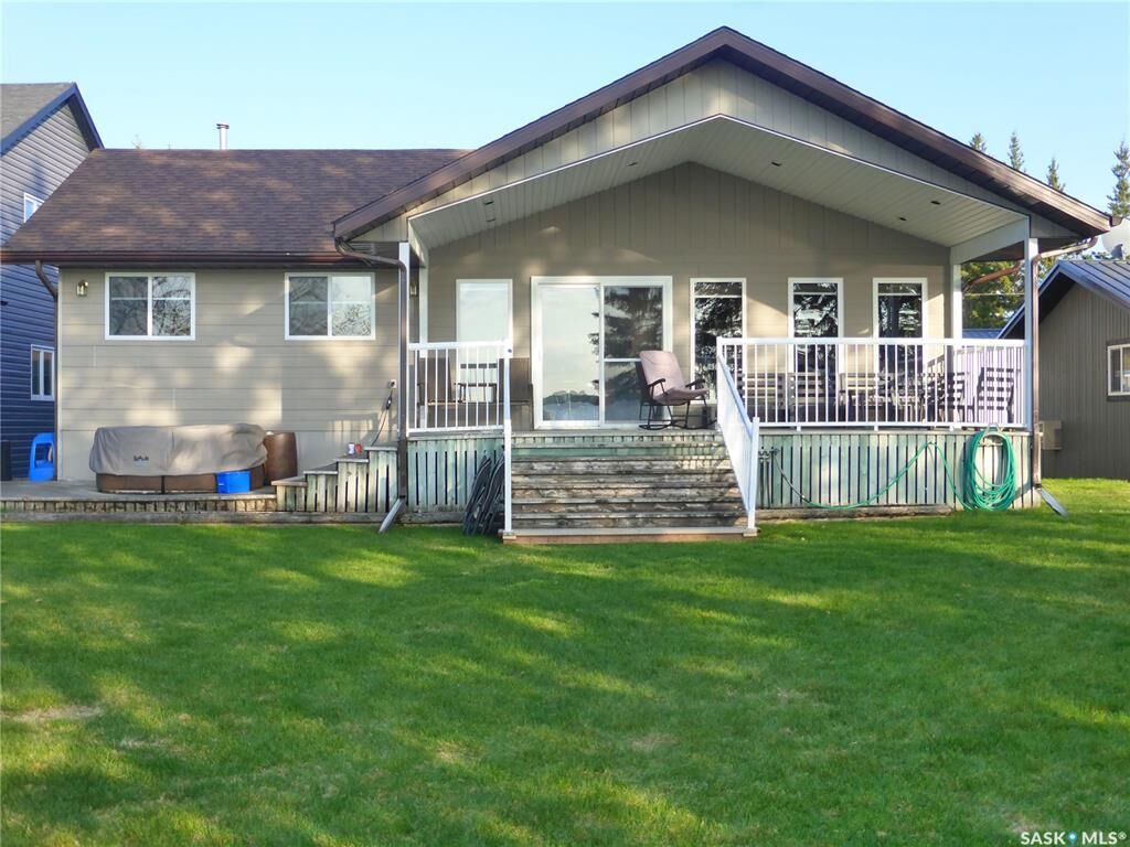 Property Photo:  5 Mathews Crescent  SK S0M 1J0 