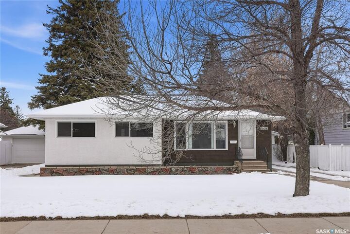 Property Photo:  1604 Preston Avenue S  SK S7H 2V8 