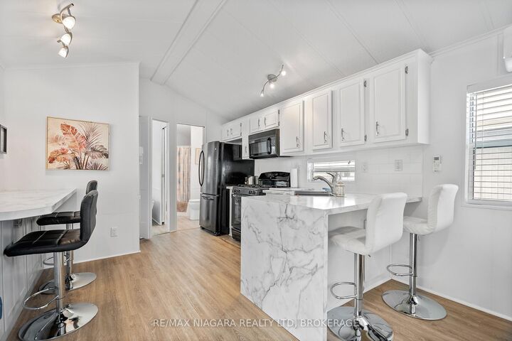 Property Photo: 28 Mariner Crescent ON L0S 1R0