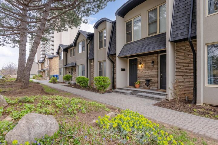 Property Photo: 1422 Ghent Avenue E ON L7S 1W8