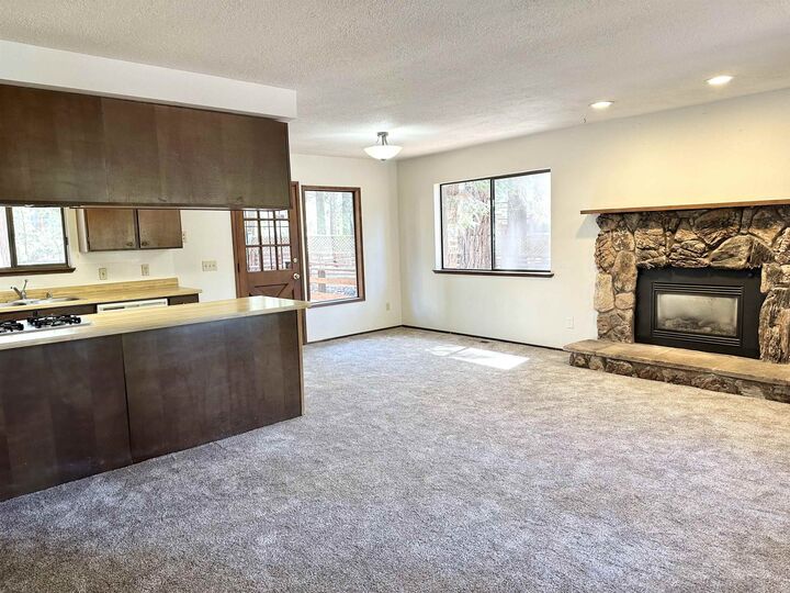 Property Photo:  1076 Nottingham Way  CA 96148 