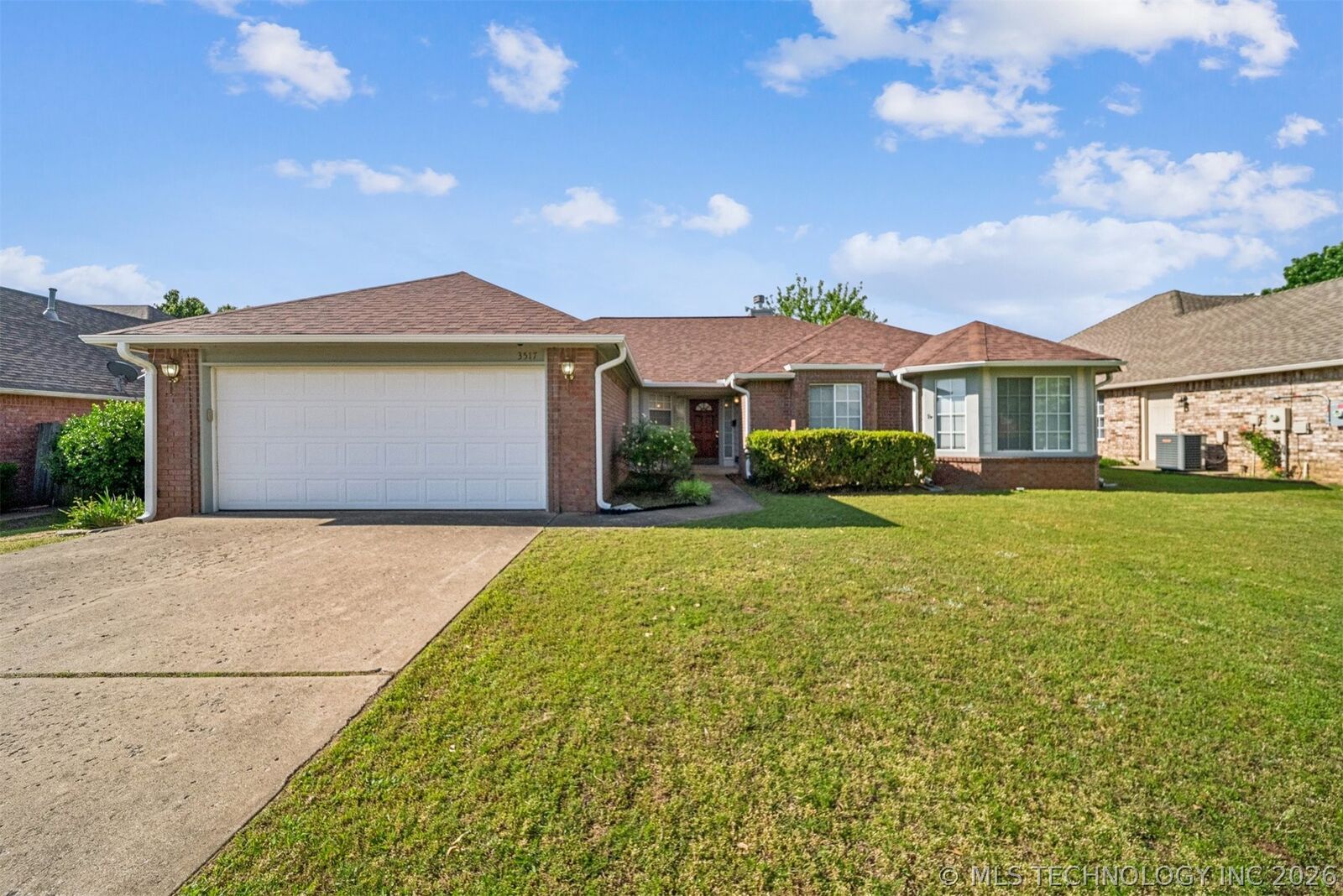 Property Photo:  3517 E Nashville Street  OK 74014 