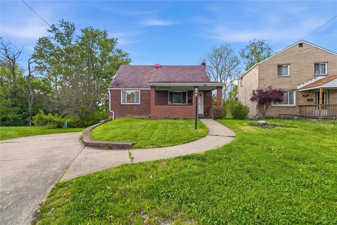 Property Photo:  227 Pheasant Drive  PA 15235 