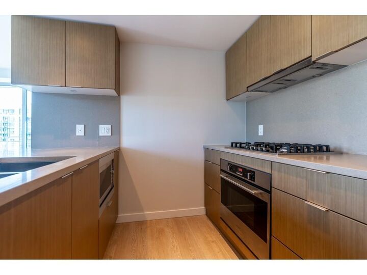 Property Photo: 125 E 14 Street 709 BC V7L 0E6