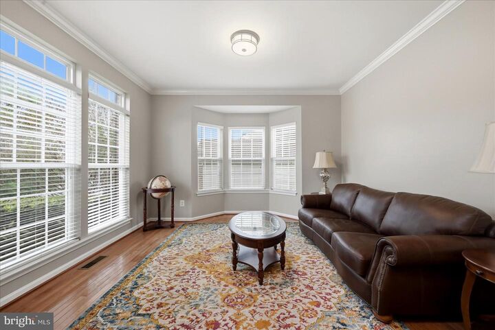 Property Photo: 25437 Fritz Court VA 20105