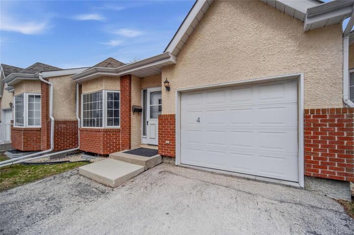 Photo de la propriété:  2075 Henderson Highway  MB R2G 1P7 
