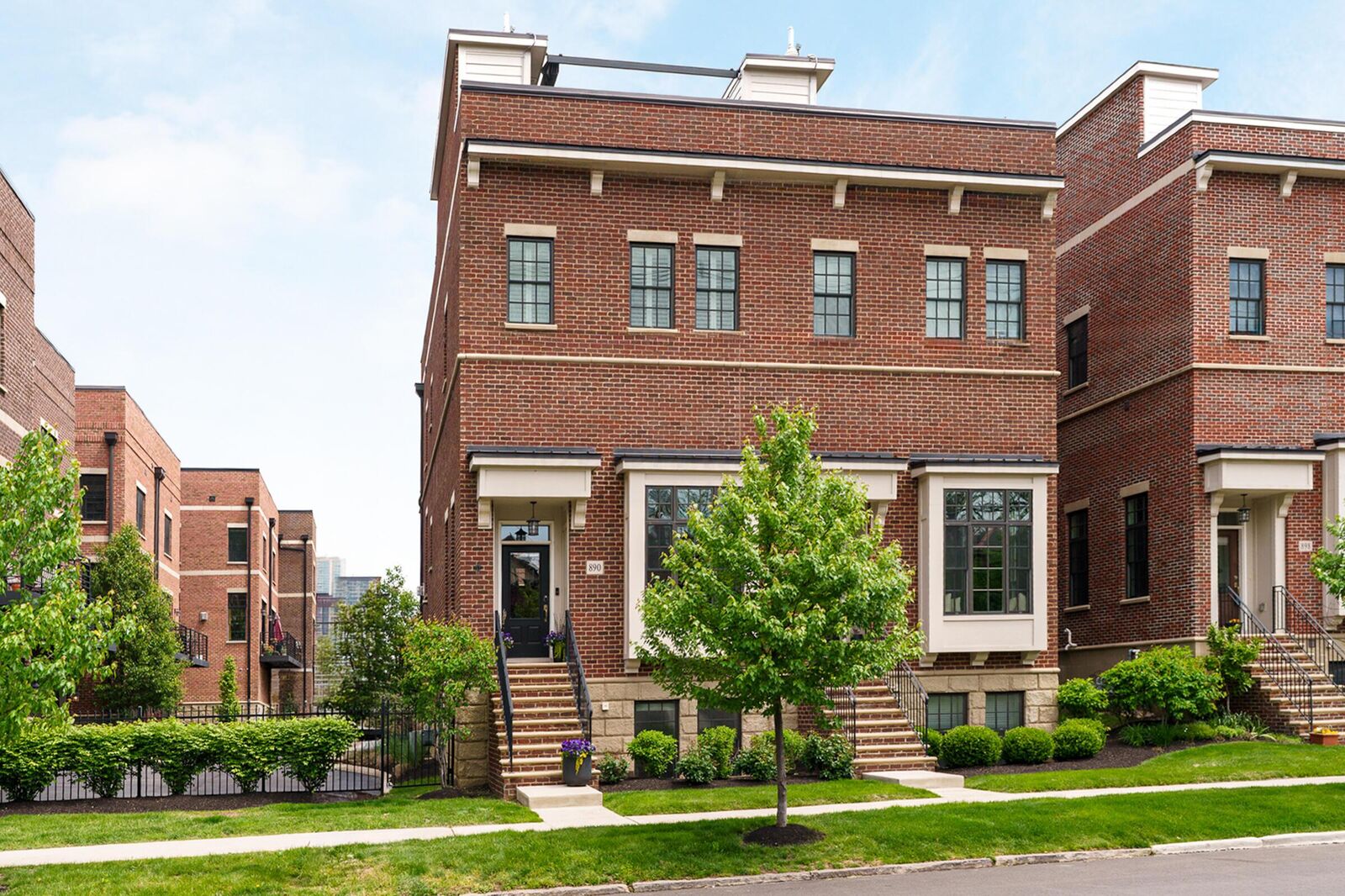 Property Photo:  890 S Front Street  OH 43206 