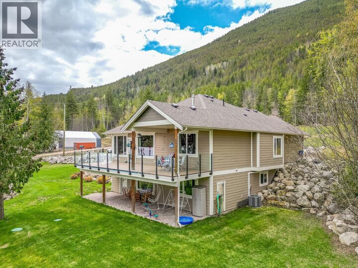 Property Photo:  1 Avenue Northwest  BC V1E 3B2 