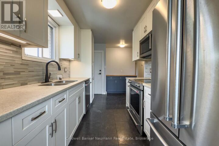 Photo de la propriété: 37 Dunhill Crescent Upper ON N1H 7Z7
