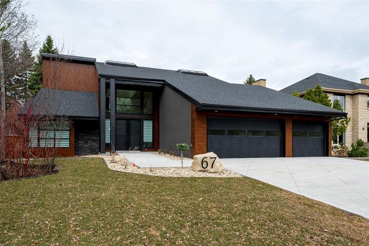 Property Photo:  67 Dunbar Crescent  MB R3P 0W8 