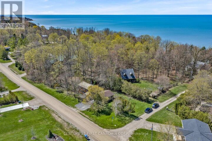 Property Photo:  74387 Driftwood Drive  ON N0M 1G0 