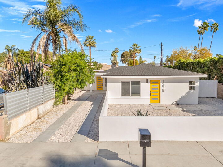 Property Photo:  1372 E Camino Primrose  CA 92264 