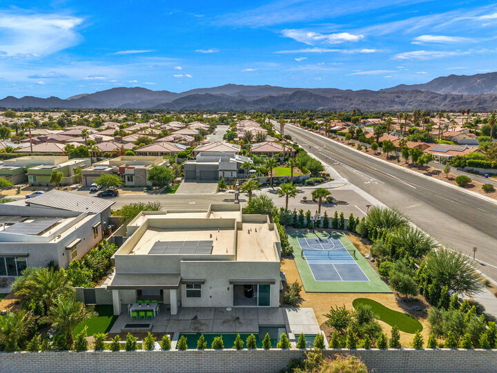 Property Photo:  2 Iridium Way  CA 92270 
