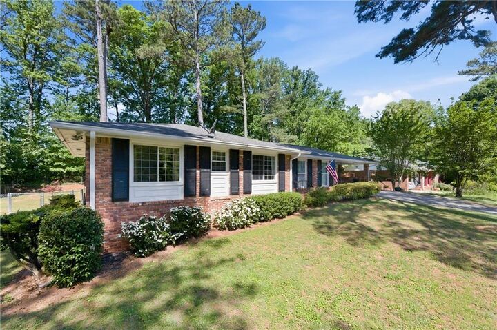 Property Photo: 2196 Winding Way GA 30084