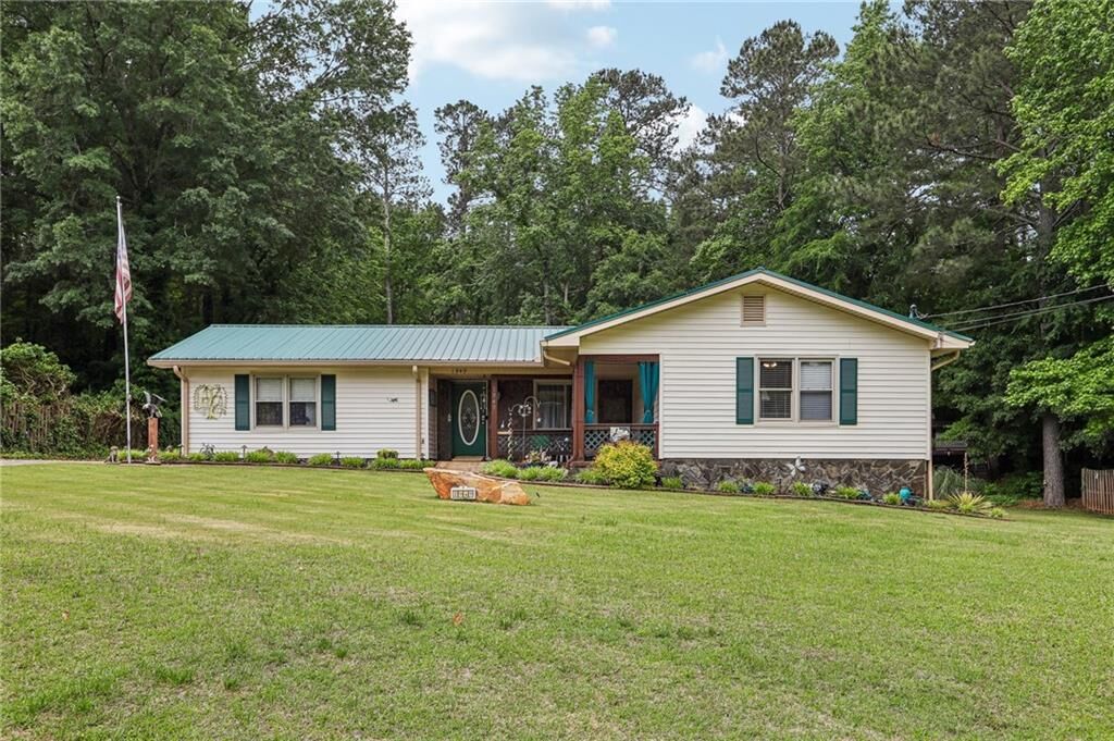 Property Photo:  1949 Bonnie Ridge Drive  GA 30223 