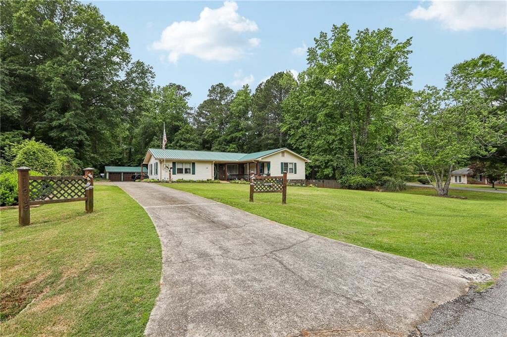 Property Photo:  1949 Bonnie Ridge Drive  GA 30223 