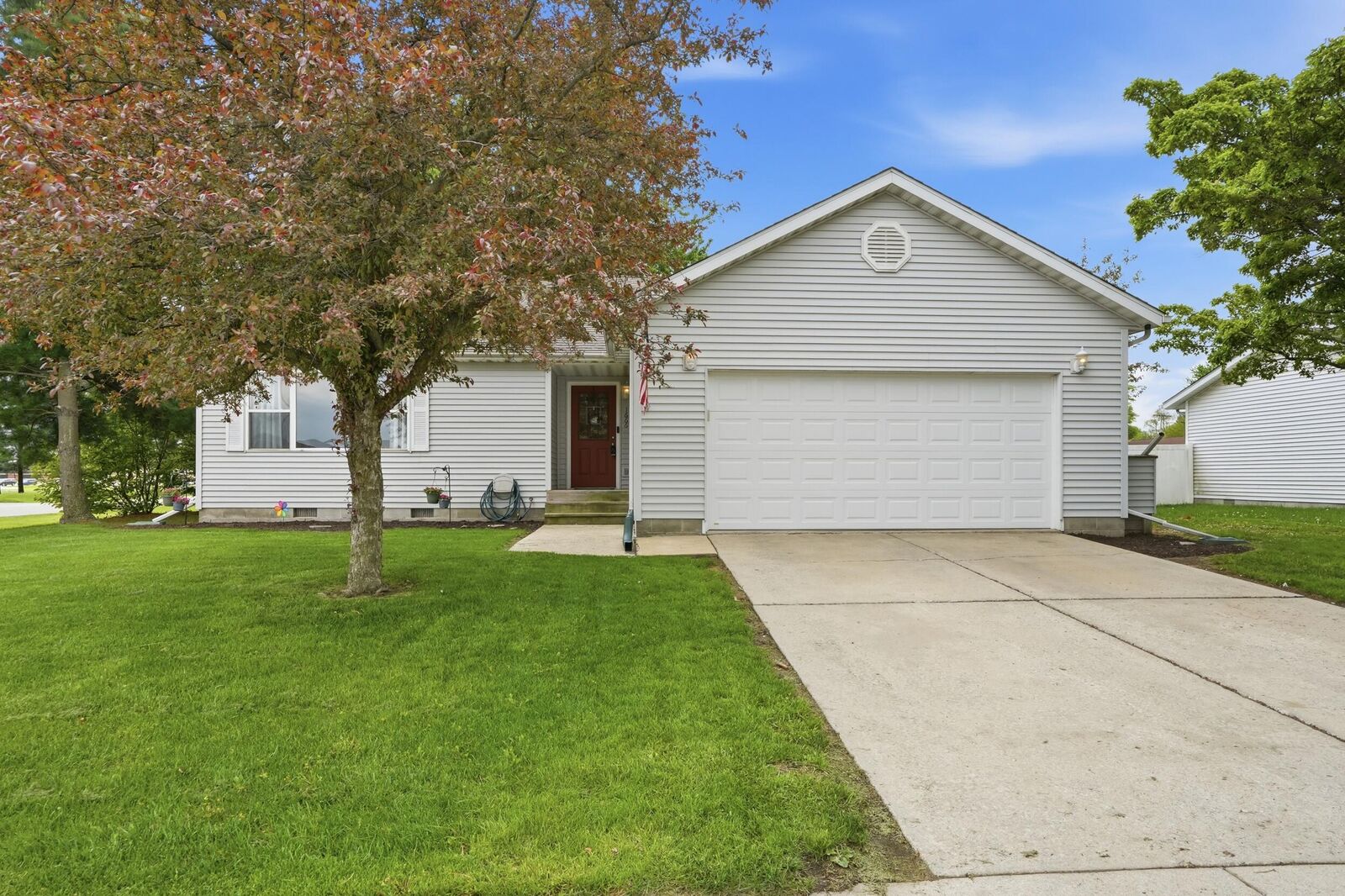Property Photo:  1666 Southview Drive  IN 46356 