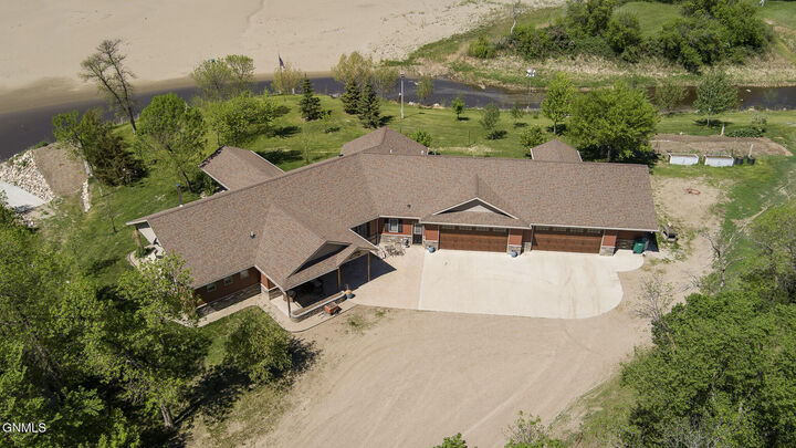 Property Photo: 1075 22S Ave SW ND 58577