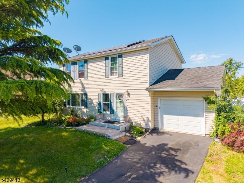 Property Photo: 40 Jefferson Dr NJ 08854