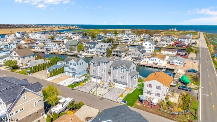 Property Photo:  6 Capstan Rd  NJ 08758 