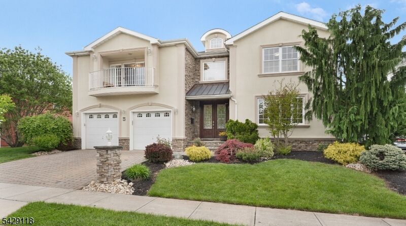 Property Photo:  5 Phillips St  NJ 07016 