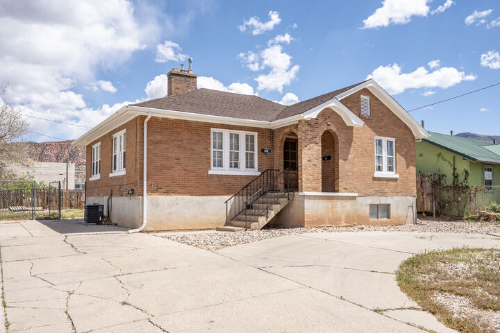 Property Photo:  480 N 300 W  UT 84721 