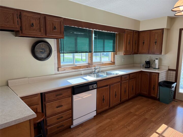 Property Photo:  402 N 9th Street  IA 50273 