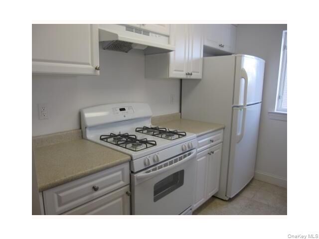 Property Photo:  202 Tondo Circle 202  NY 10926 