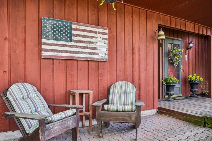Property Photo:  21 Stonehouse Road  NY 10589 