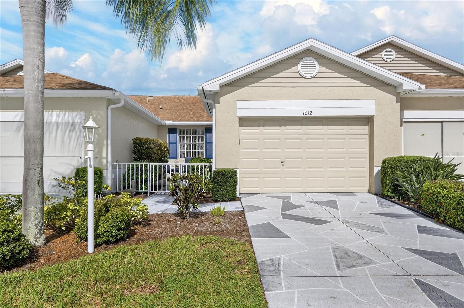 Property Photo:  1012 Radison Avenue 12  FL 33573 