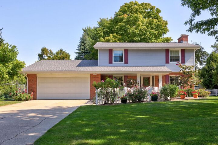Property Photo:  5 Mary Lane Court  MI 48734 