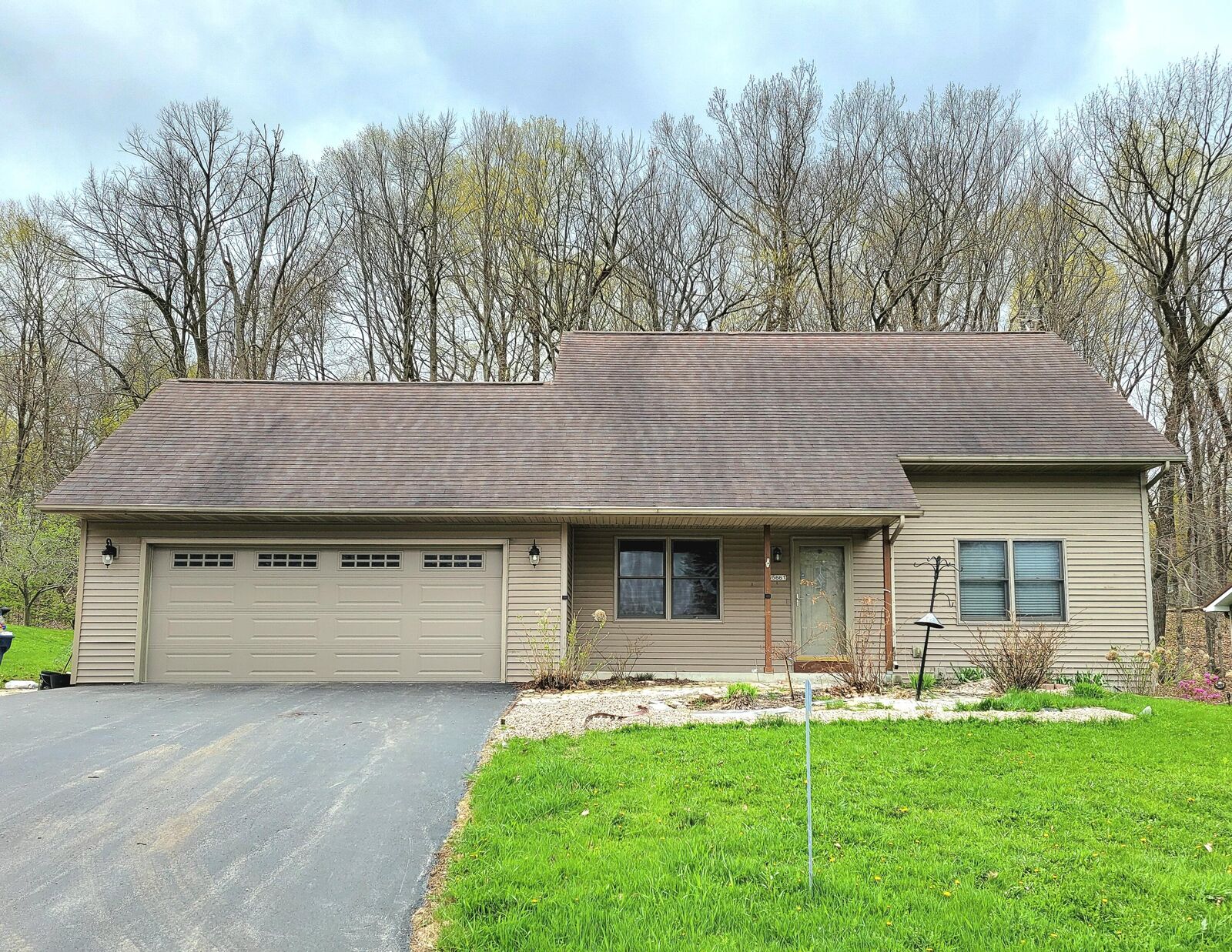 Property Photo: W5661 Summit Woods Ln WI 53073