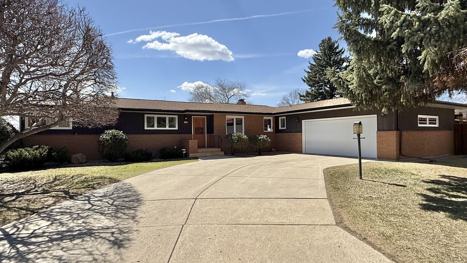 Property Photo:  18 Vista Drive NW  ND 58703 
