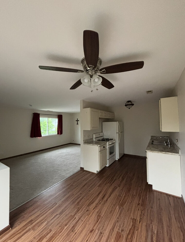 Property Photo:  