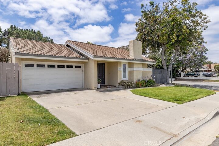 Property Photo: 10724 El Rubi CA 92708