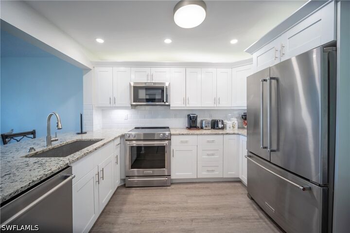 Property Photo: 1086 Forest Lakes Drive 303 FL 34105