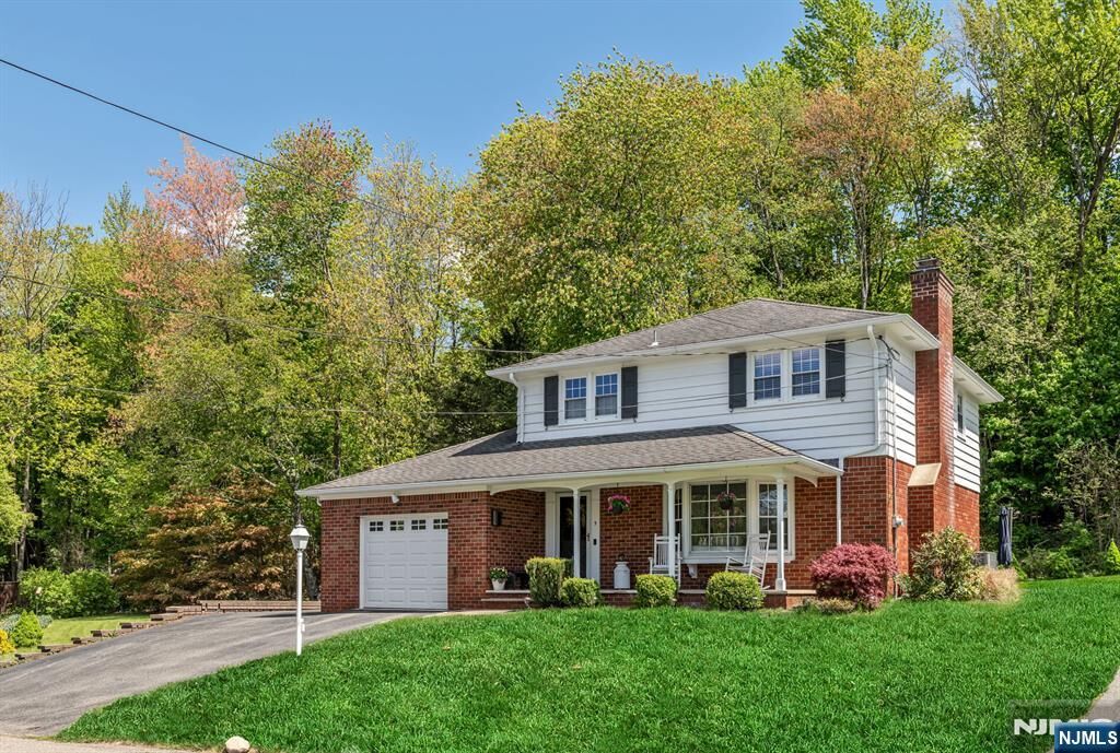 Property Photo:  5 East Street  NJ 07465 