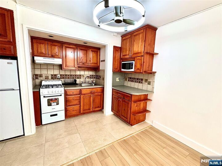 Property Photo:  400 Fairview Avenue 5-D  NJ 07024 