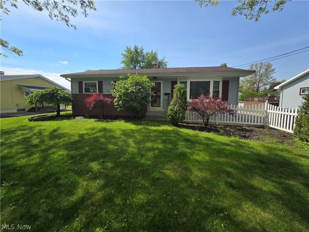 Property Photo:  3923 Lake Road  OH 44511 