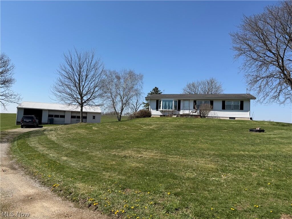 Property Photo:  11069 State Route 170  OH 44441 