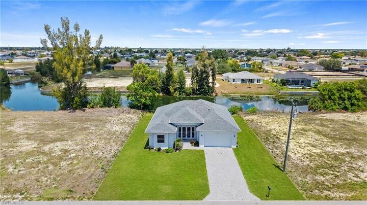 Property Photo: 121 NE 8th Ter FL 33909