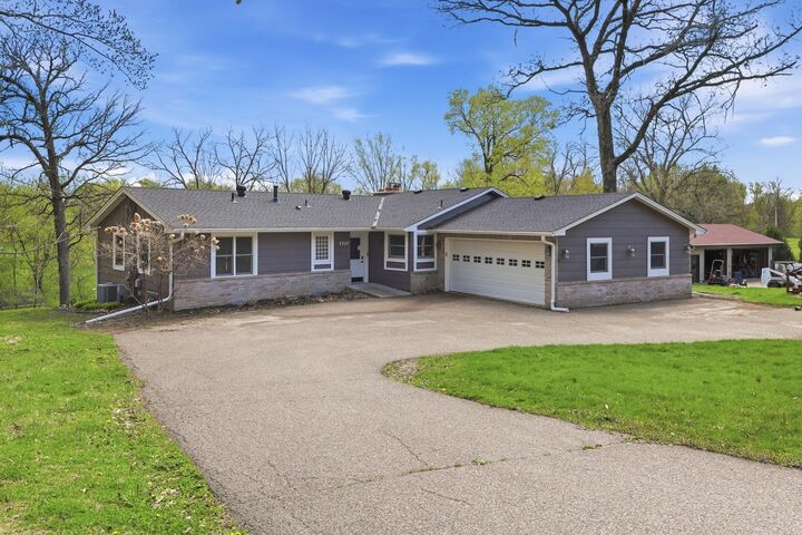 Property Photo:  2225 Chestnut Road  MN 55340 