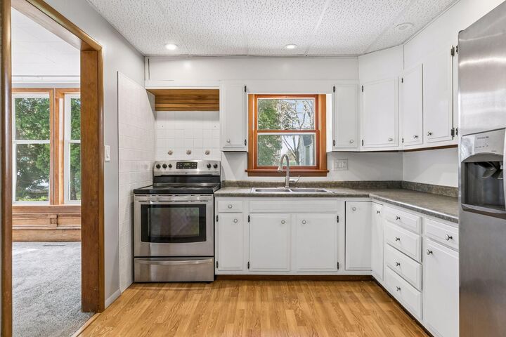 Property Photo: 745 Broadway Street WI 54015