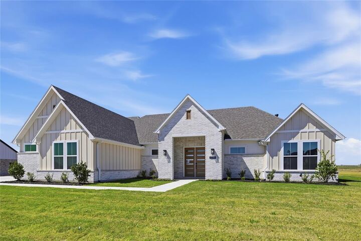 Property Photo:  2230 Tutt Trail  TX 75167 