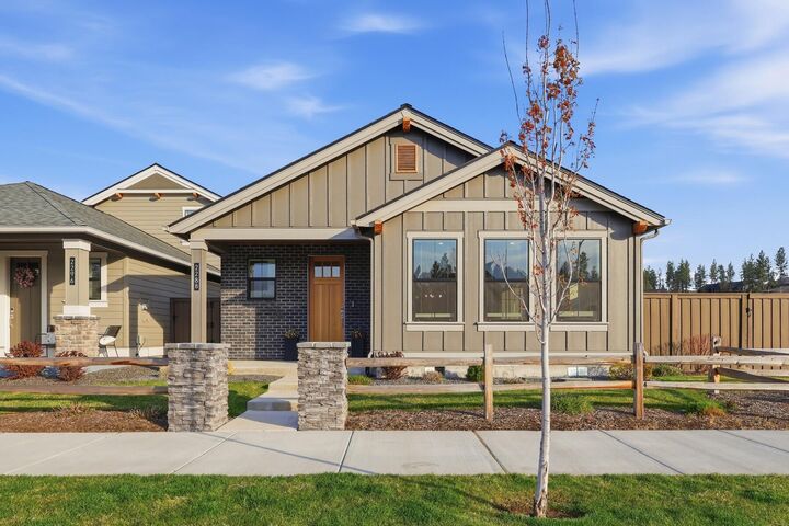 Property Photo:  2288 NW Skyline Ranch Road  OR 97703 